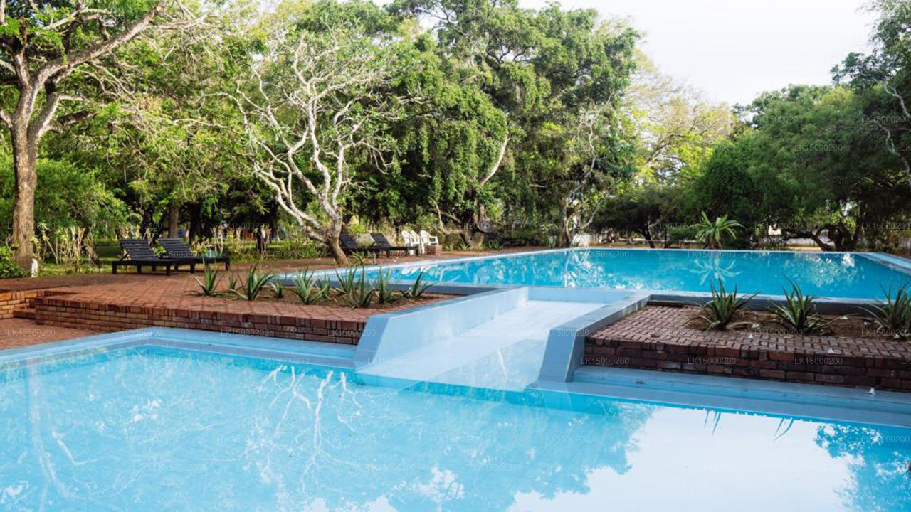 Отель «Пикок Бич», Хамбантота