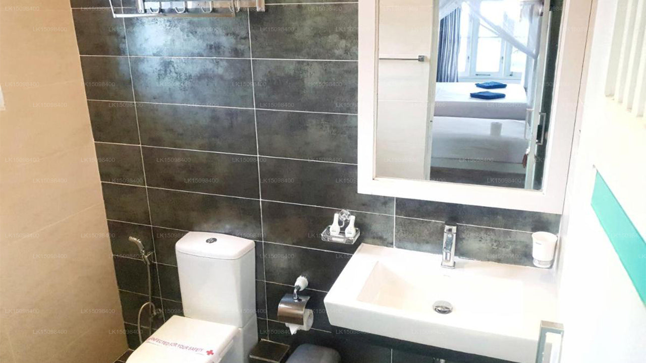 Neela's Guest House & Beach Restaurant, Hikkaduwa