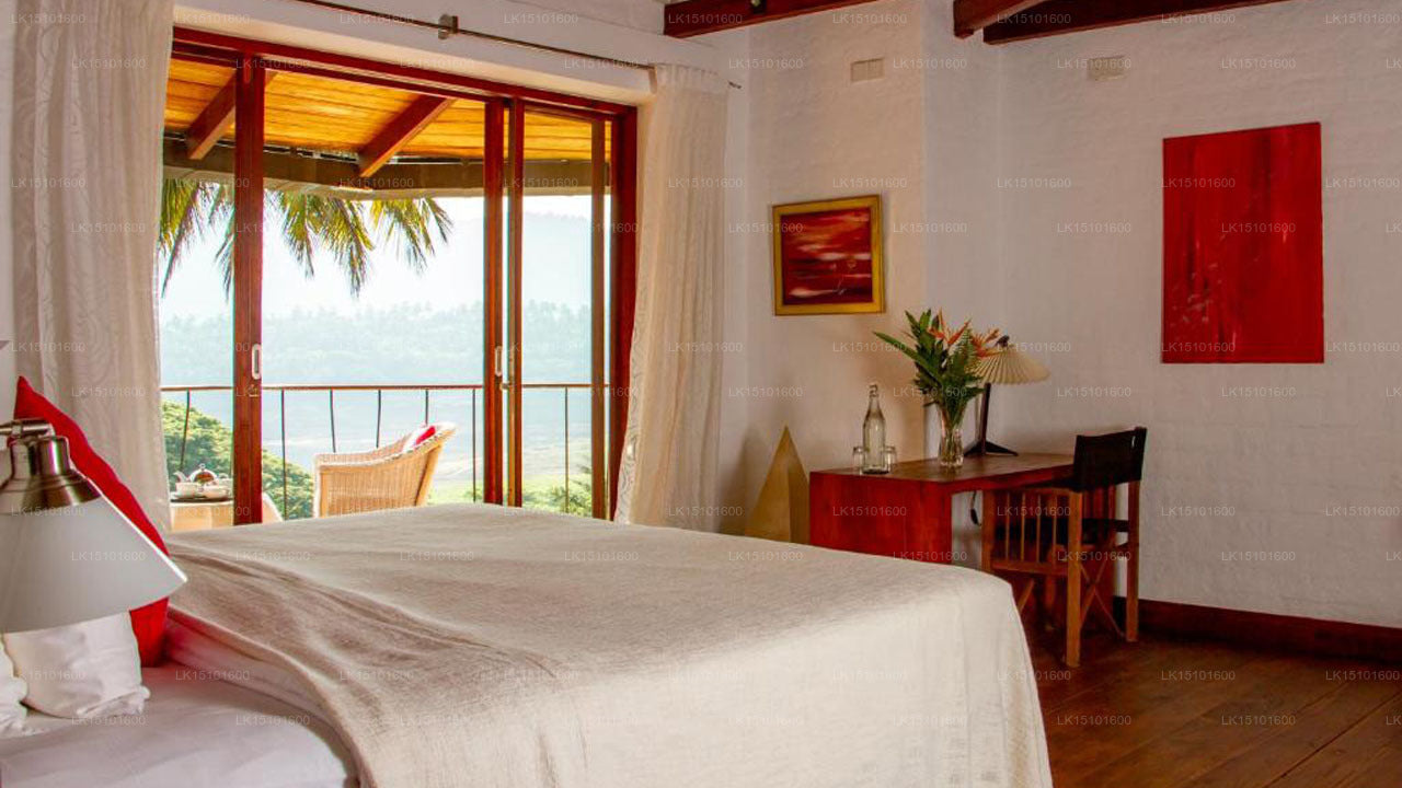 Курорт Бугенвилья, Канди