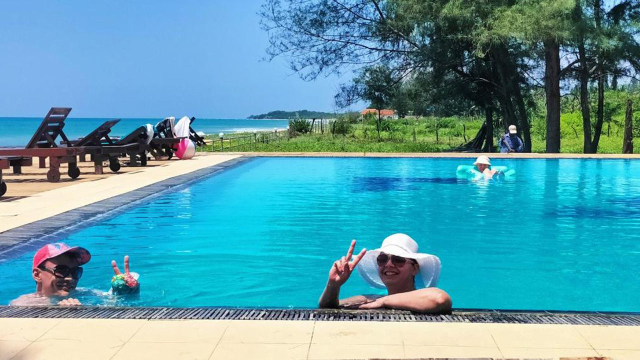 Отель Корал Бэй, Нилавели