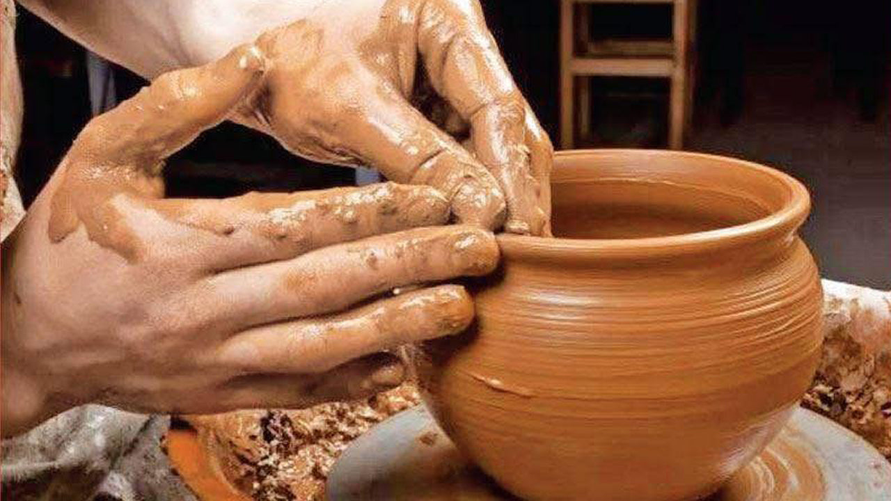 Traditional Mati (Pottery) Workshop in Weligama