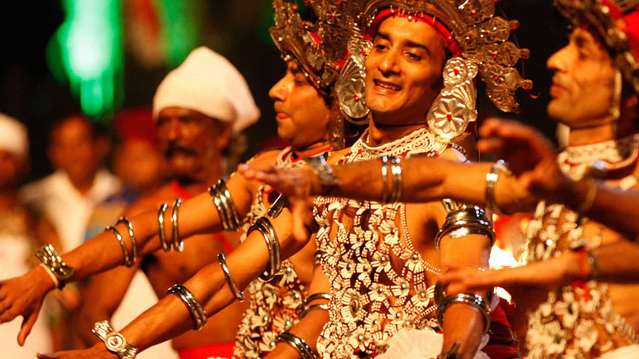 Тур в Пиннавалу и Канди из Коломбо