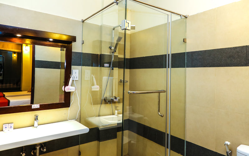 Отель Оук Рэй Сити, Канди