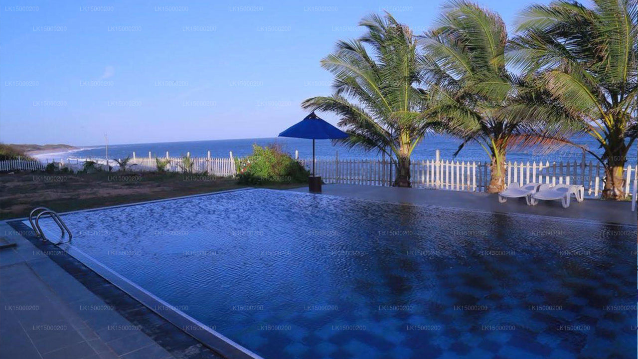 Отель «Пикок Бич», Хамбантота