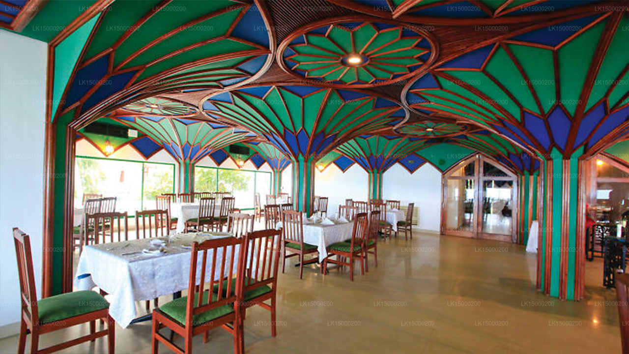 Отель «Пикок Бич», Хамбантота