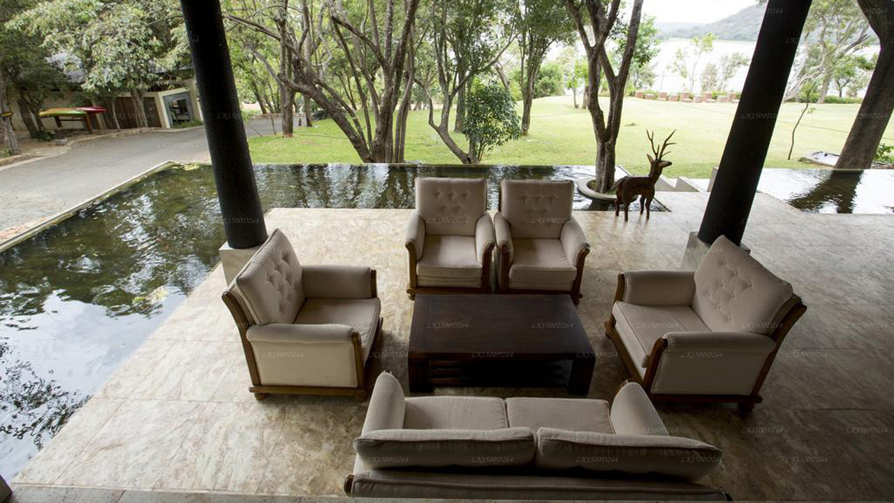 Отель «Дир Парк», Полоннарува