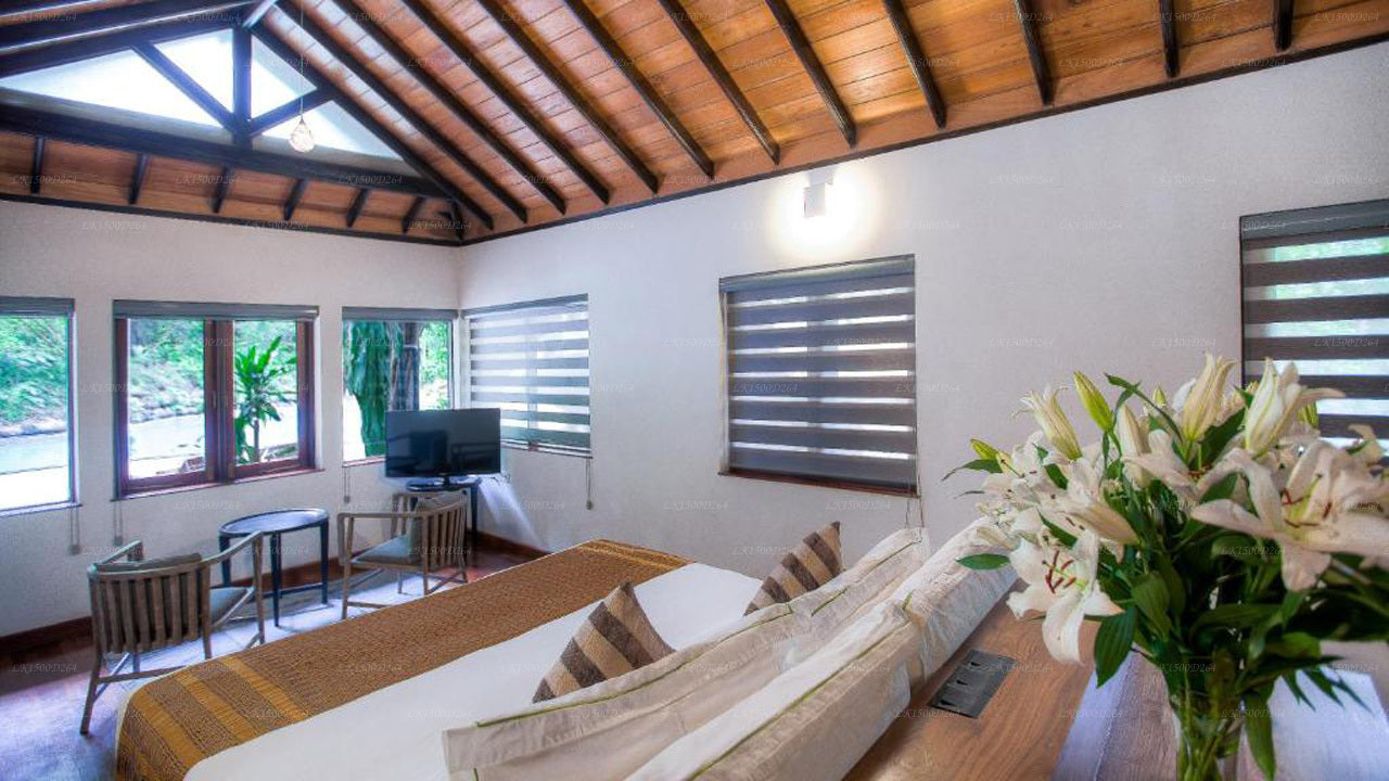 Отель «Дир Парк», Полоннарува