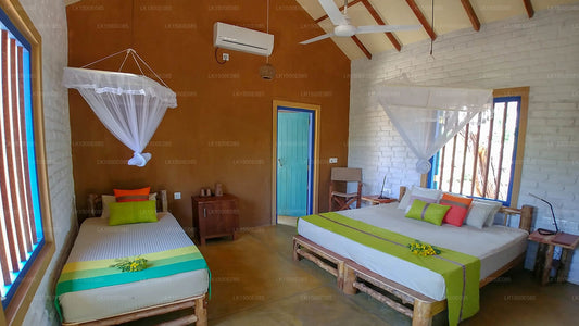 «За гранью мира» - сафари-лодж, Яла