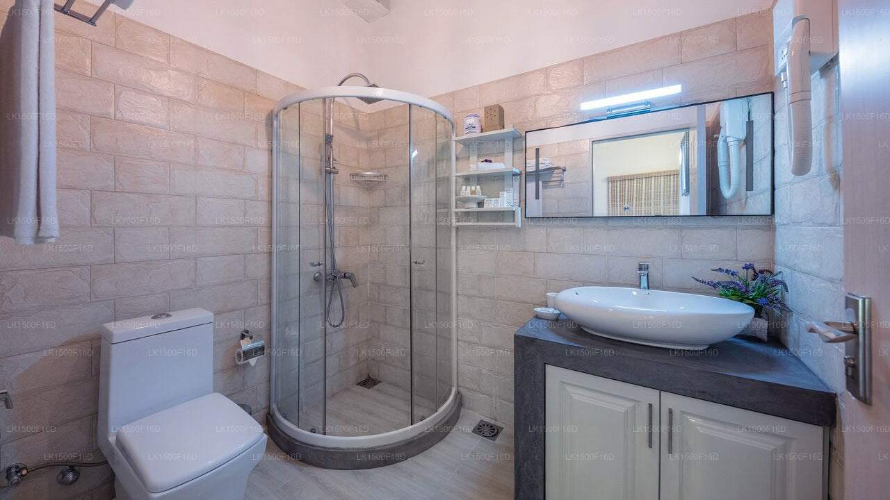 Плавающая горная вилла, Нувара Элия