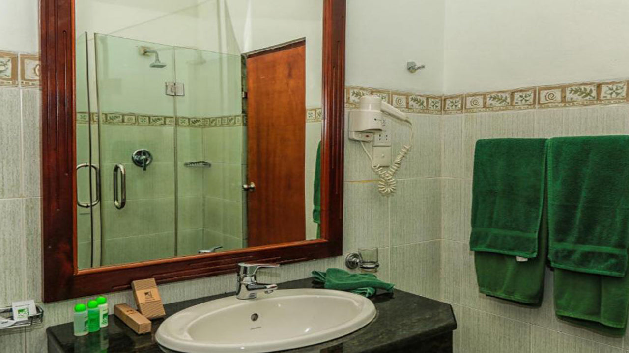 Отель Сенани, Канди