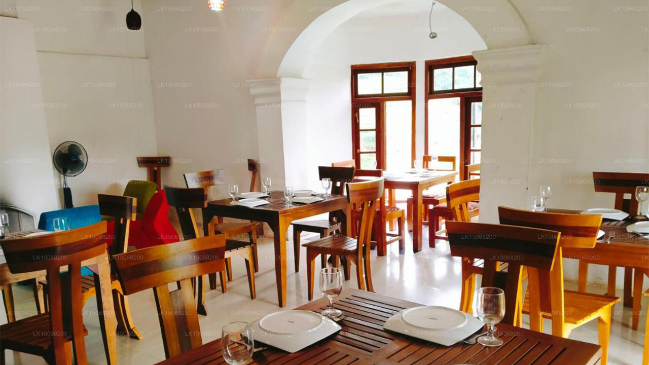 Отель «Пикрест», Хаттон