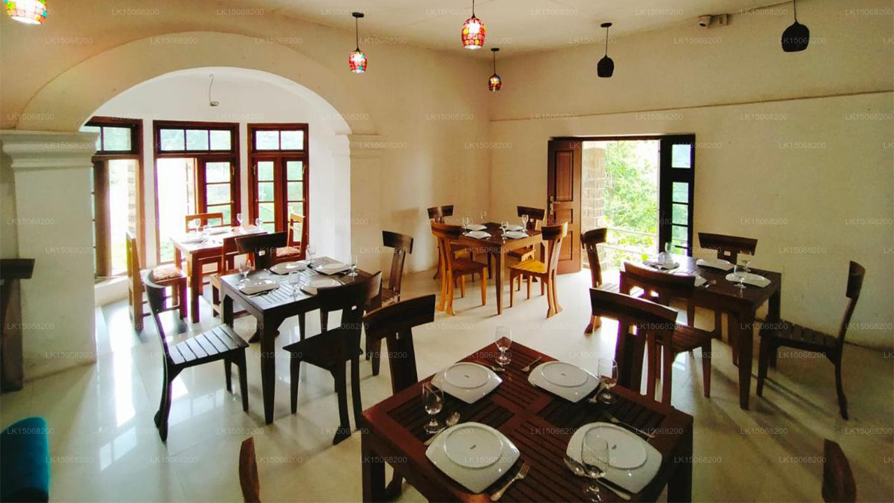 Отель «Пикрест», Хаттон