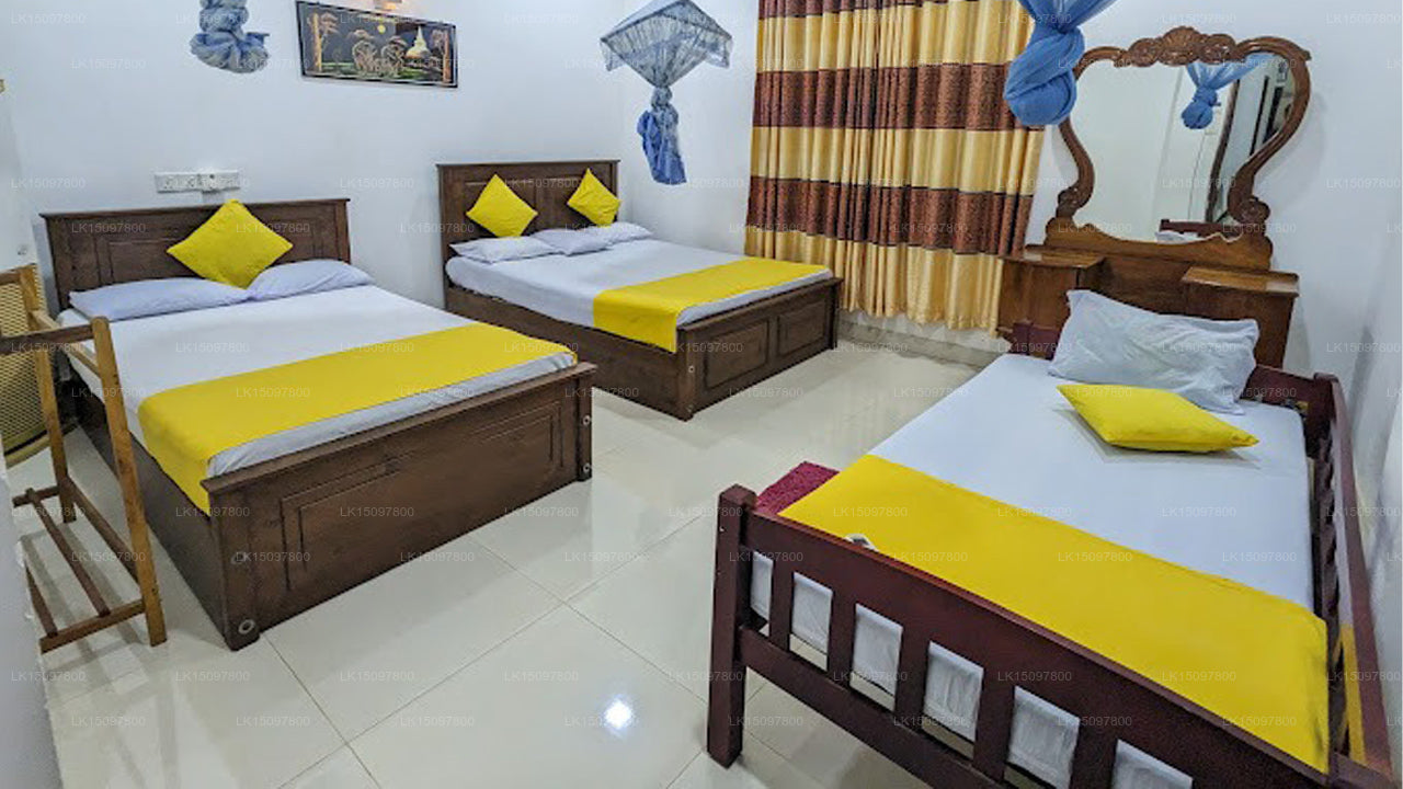 Bliss Lake Holiday Bungalow, Thissawewa