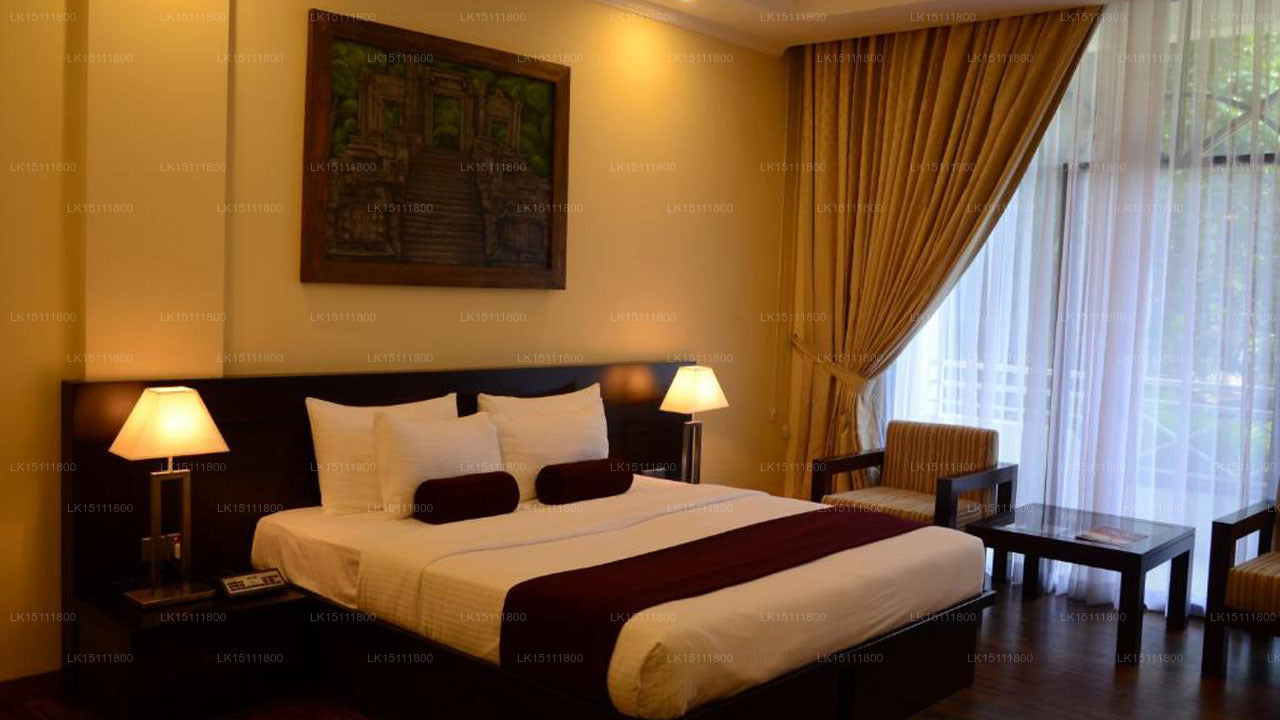 Отель «Кандьян Рич», Курунегала