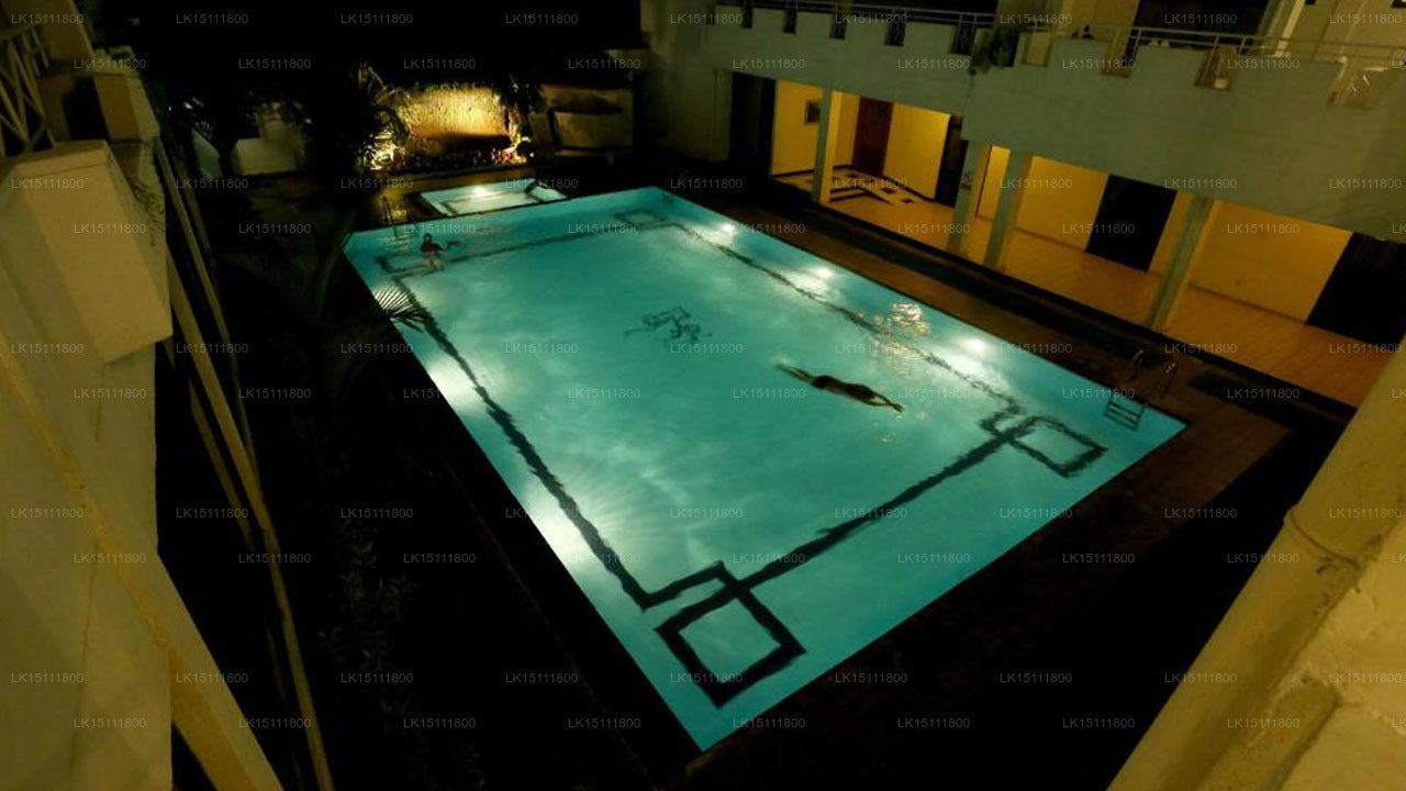 Отель «Кандьян Рич», Курунегала