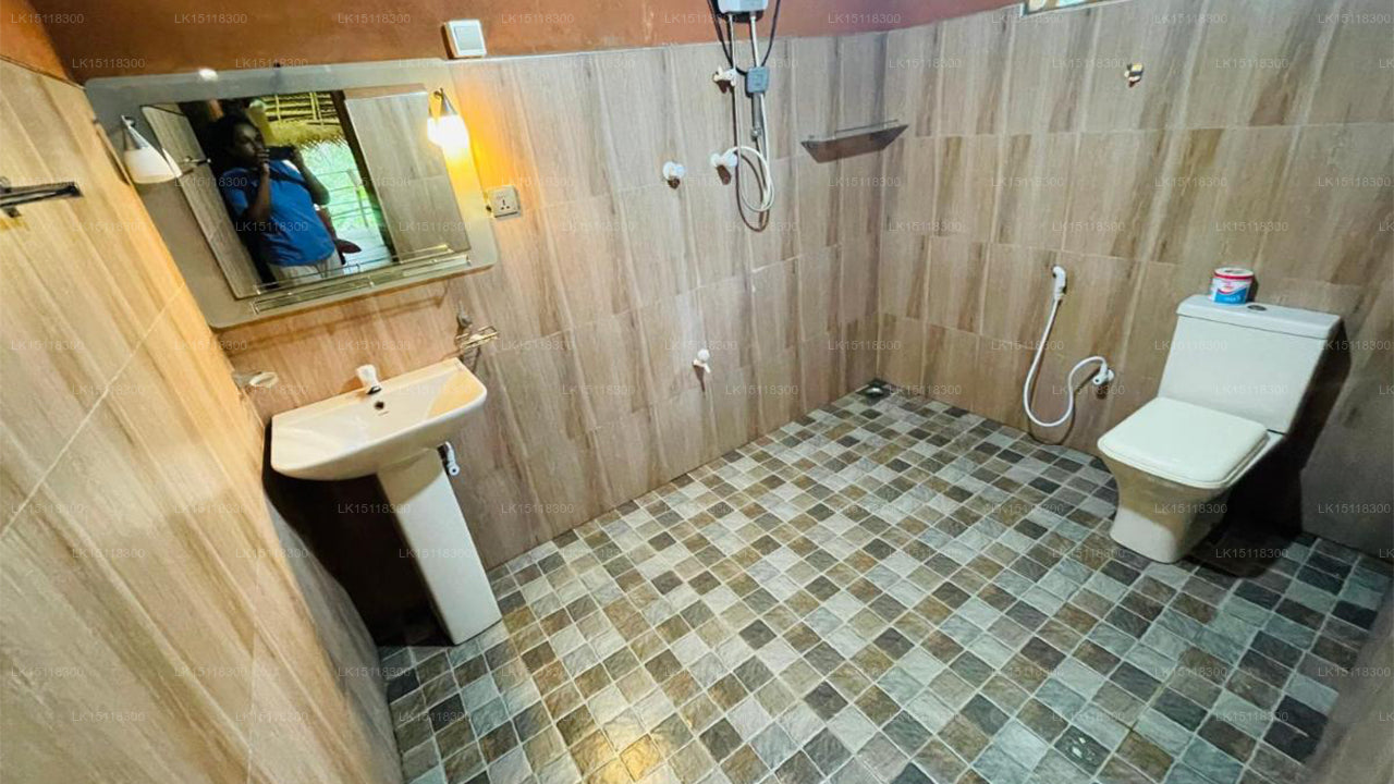 Tissa Lakeside Hotel, Tissamaharama