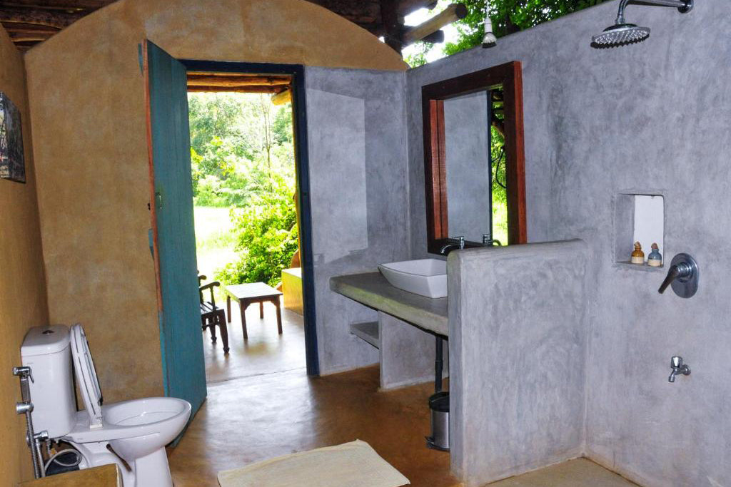 Back of Beyond: «Дикая гавань», «Дехигаха Эла», «Сигирия»