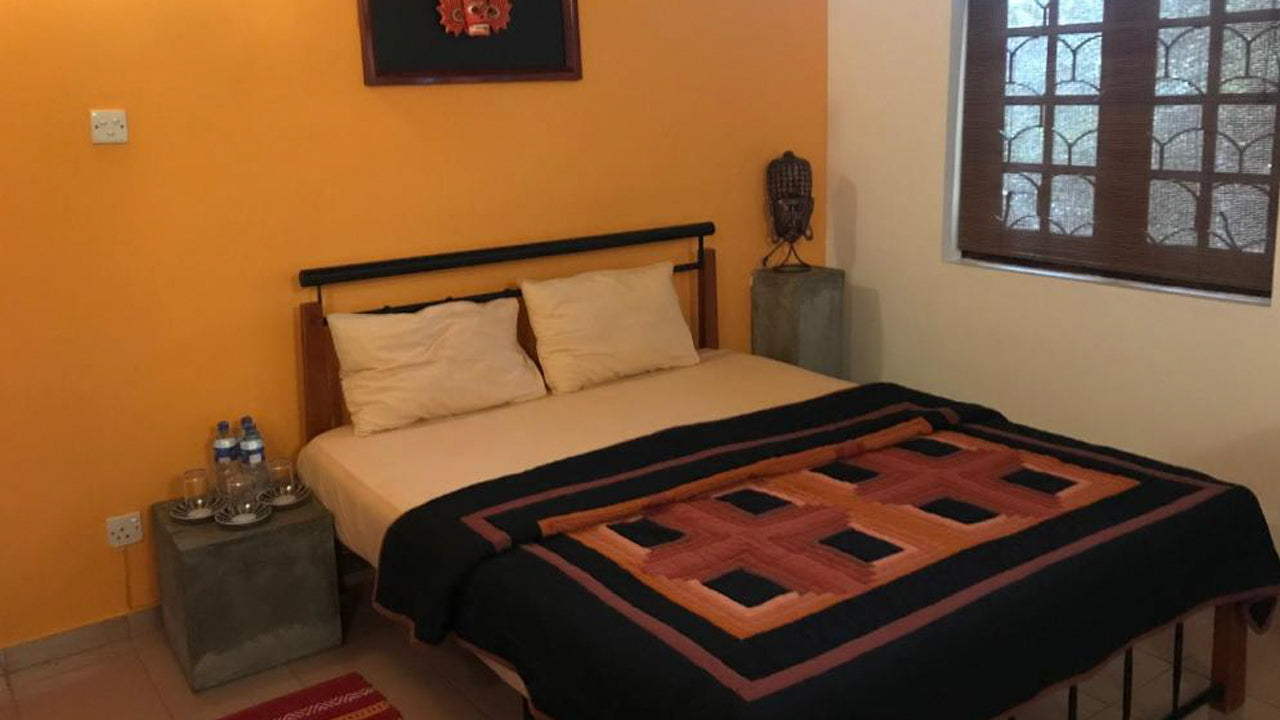 Colombo Hut, Colombo