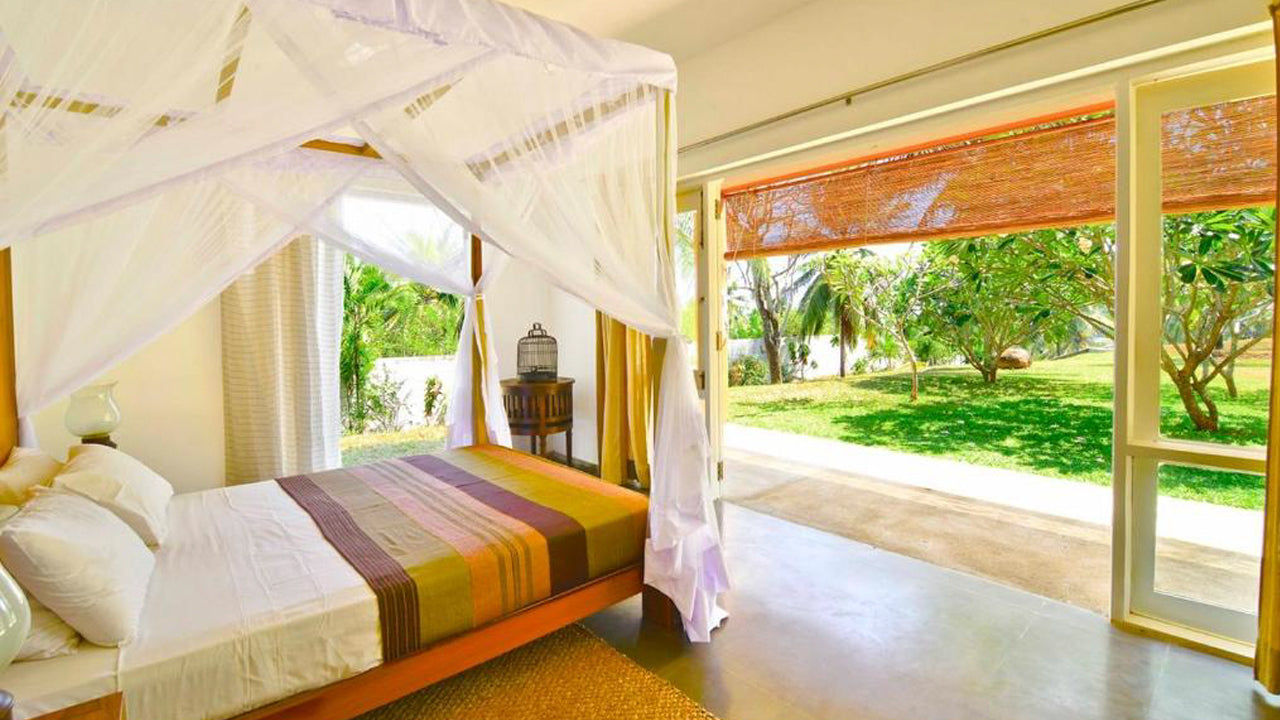 Blue Heights, Dikwella