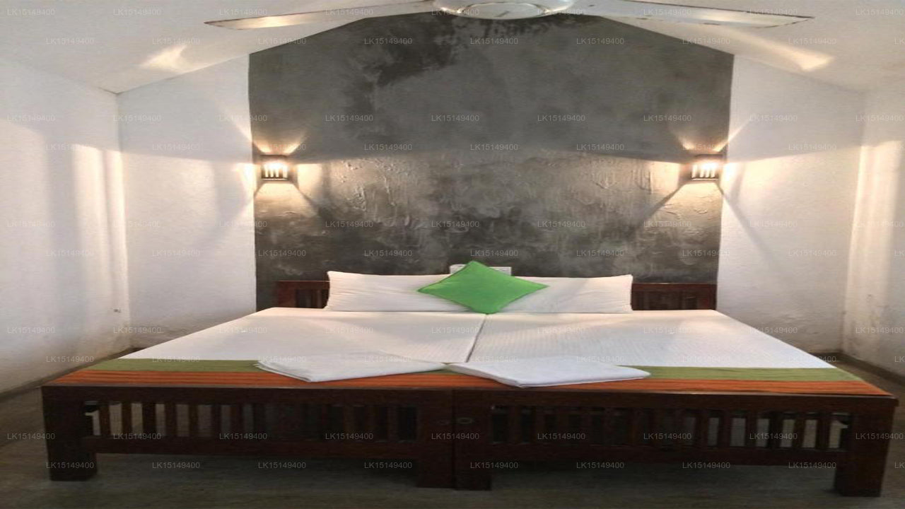 Curry Bowl Guest House and Restaurant, Hikkaduwa