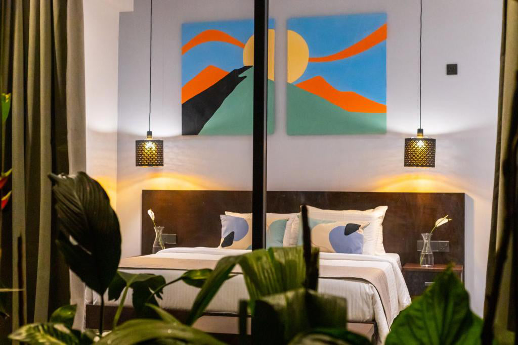 Намара Грин, Элла, Элла