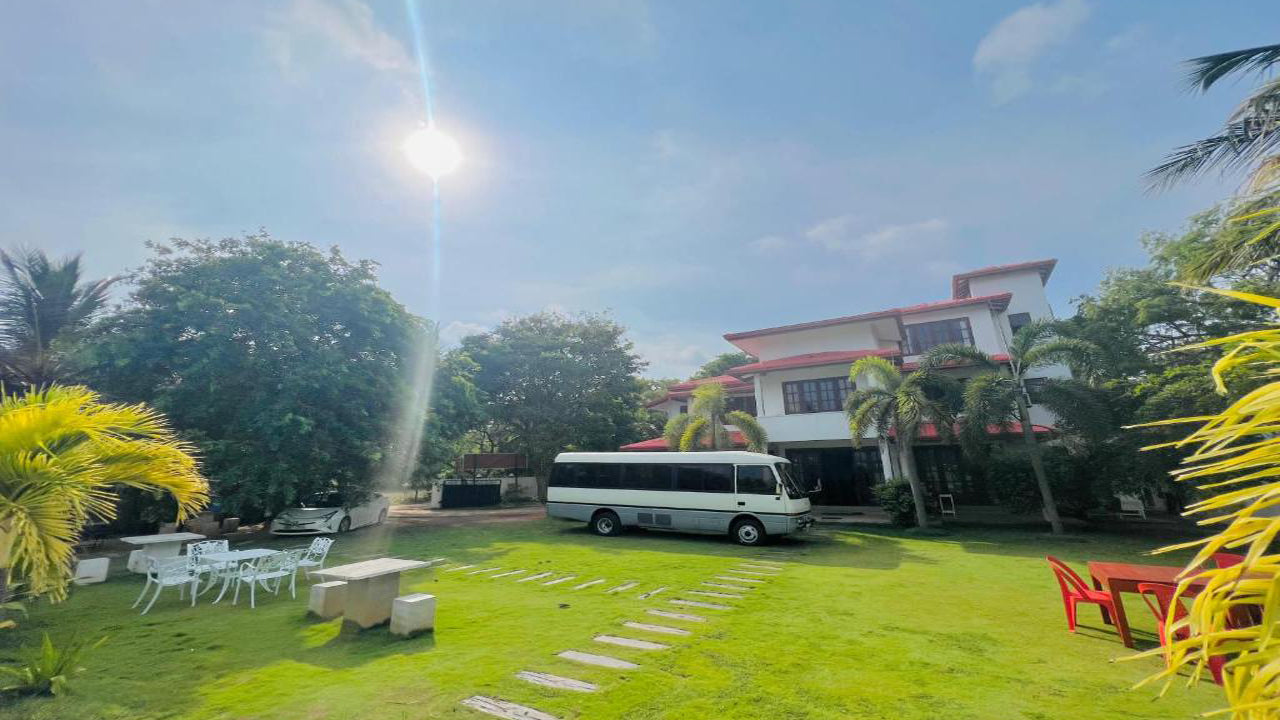 Отель Bay Beach, Тринкомали