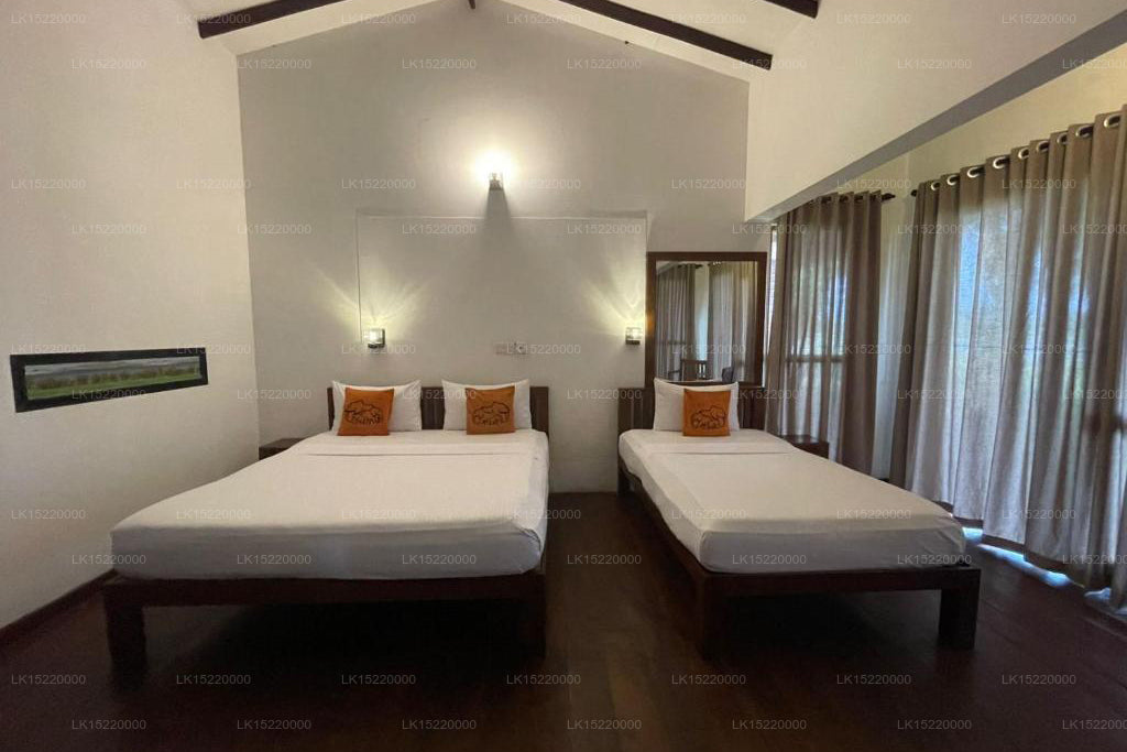 Отель Lake Park, Полоннарува