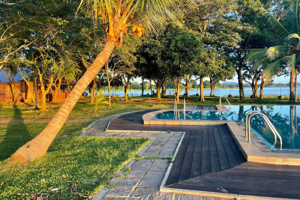 Отель Lake Park, Полоннарува