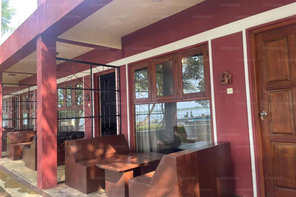 Отель Lake Park, Полоннарува