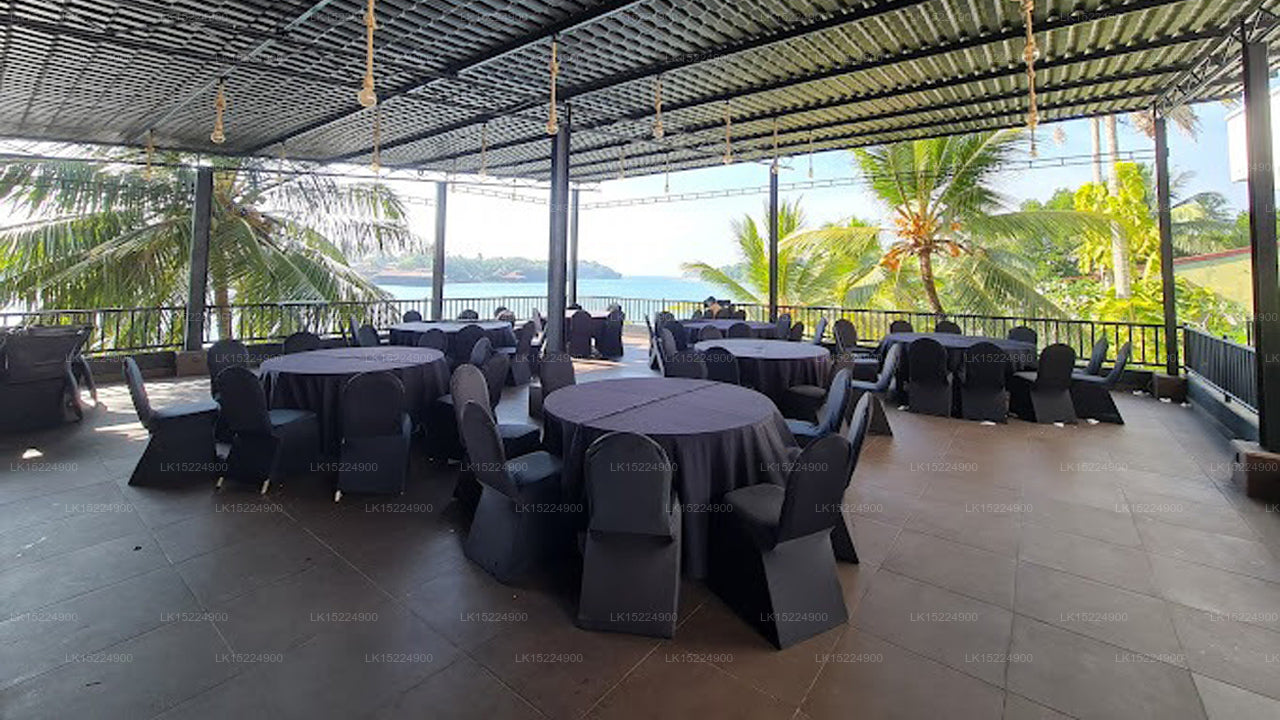 Hotel Sun & Moon, Aluthgama