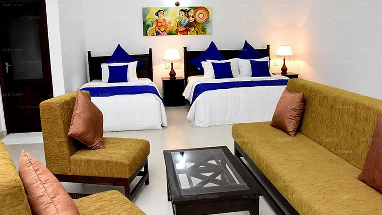 Blue Spring Hotel, Wadduwa