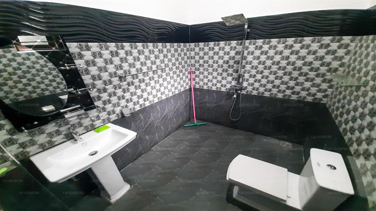 Hill House Rest, Mirissa