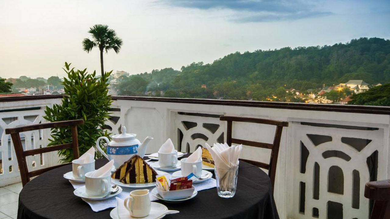 Резиденция на озере Цейлони, Канди