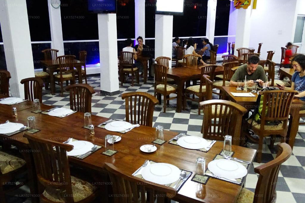 Отель Канди Супрем, Канди