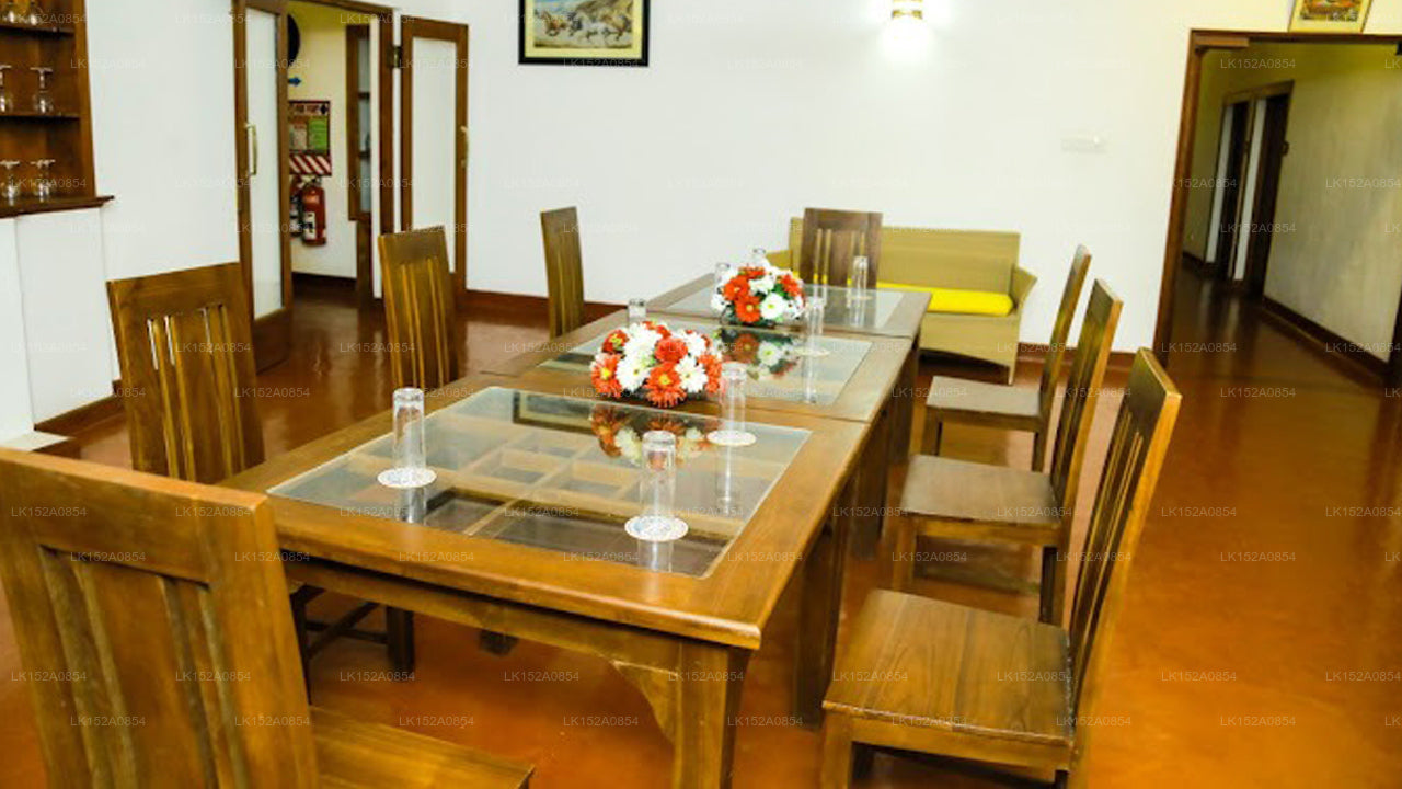 Hotel Achivina, Kandy