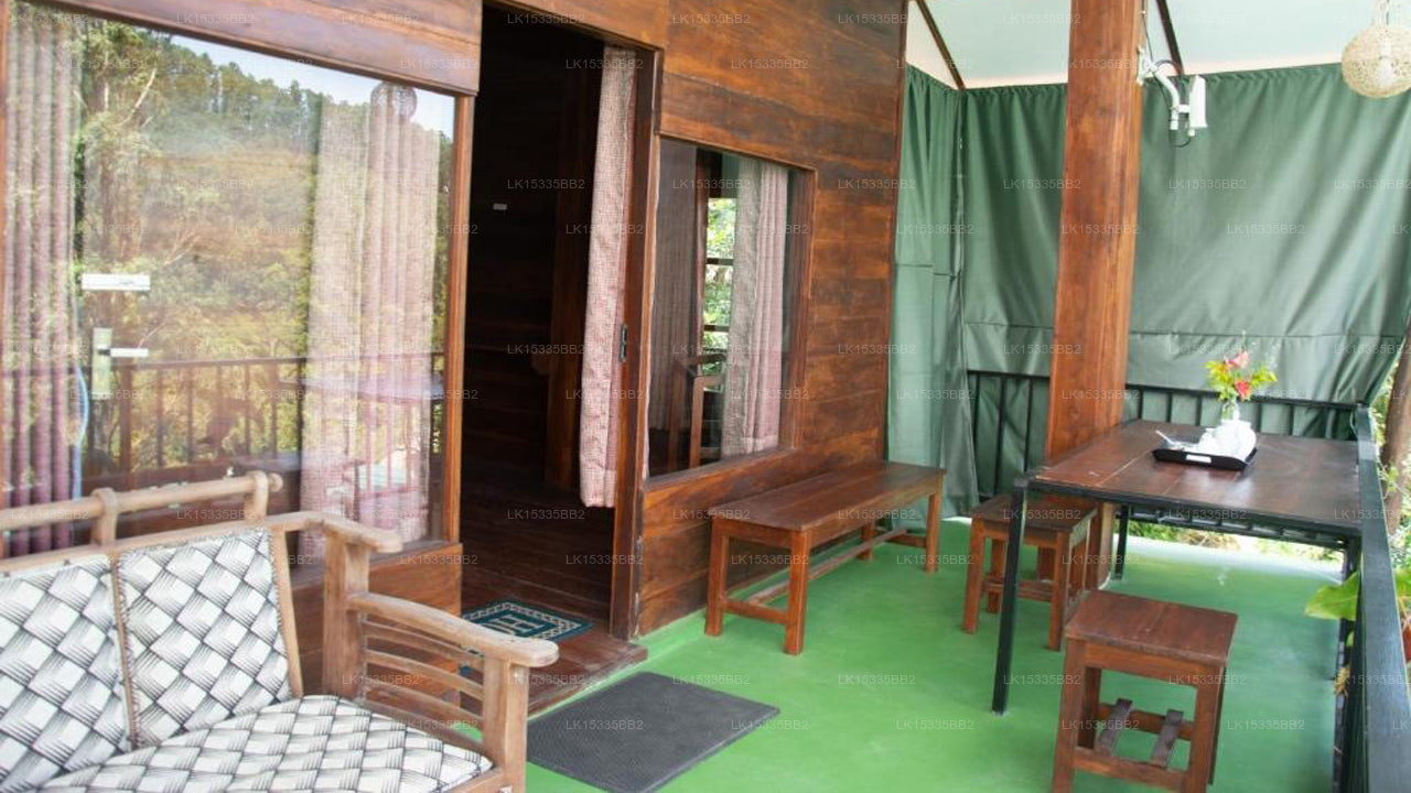 View arch wood cabin, Ella