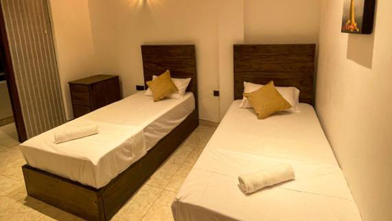 Ржавая двухъярусная вилла, Канди