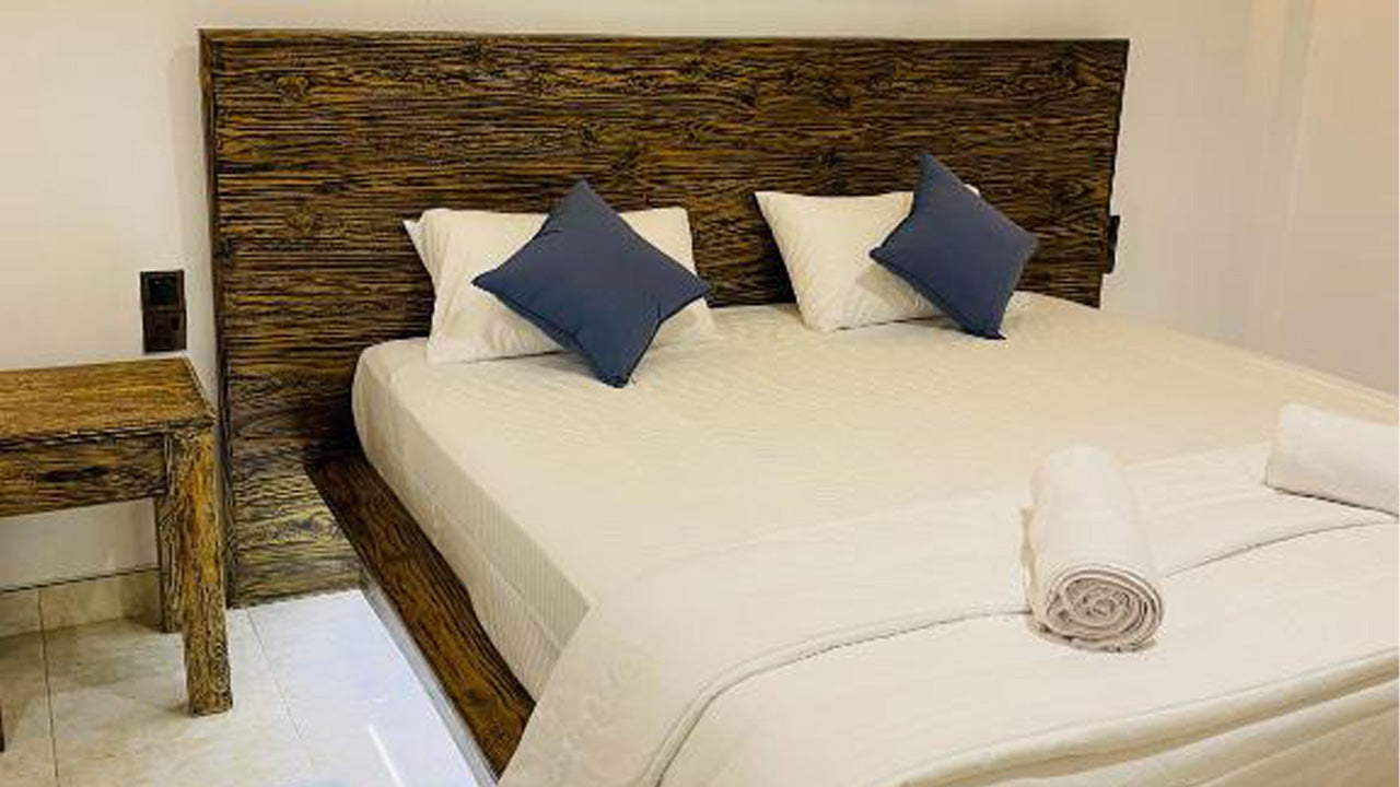 Ржавая двухъярусная вилла, Канди