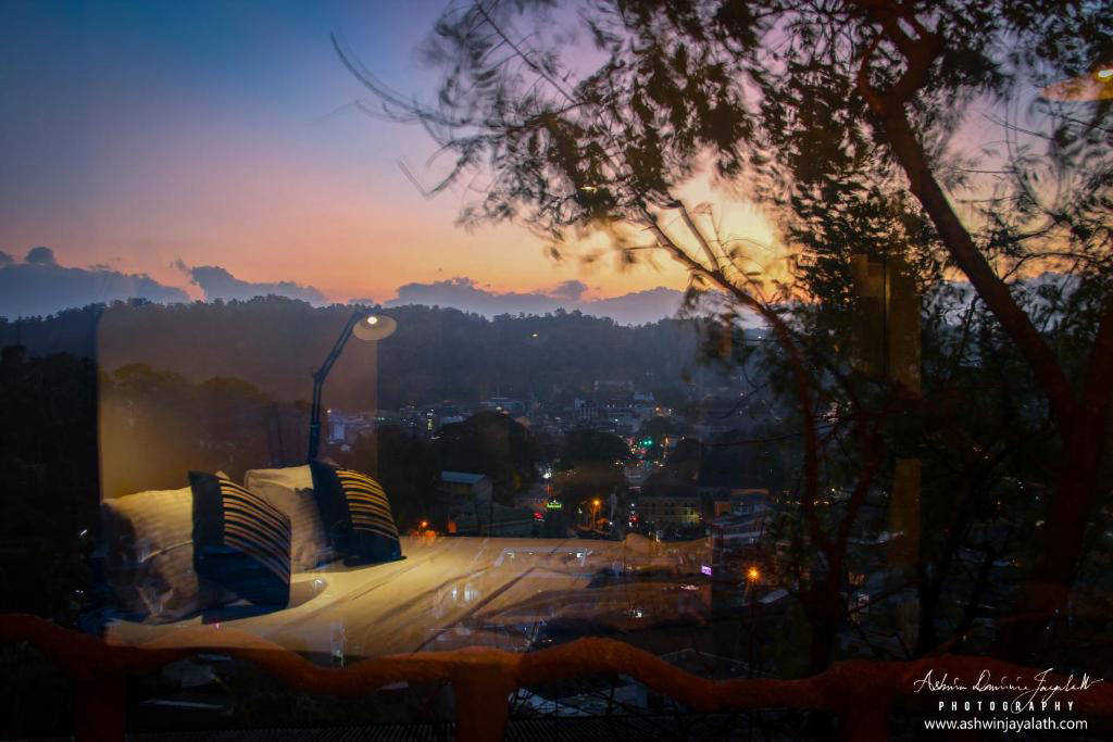 Квадратный колышек, Канди