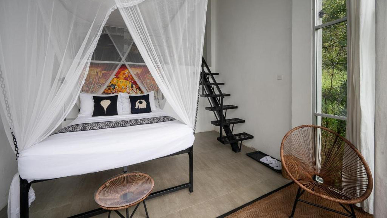 TreeHouse Chalets in, Belihuloya