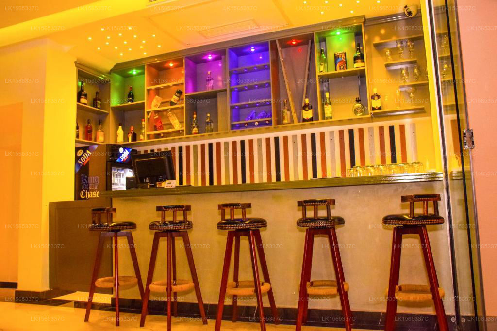 Пляжный отель «Рувиша», Негомбо