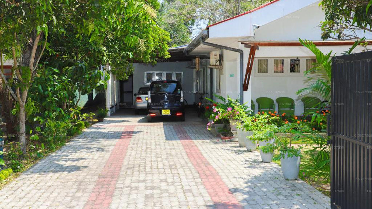 Хостел Катунаяке, Катунаяке