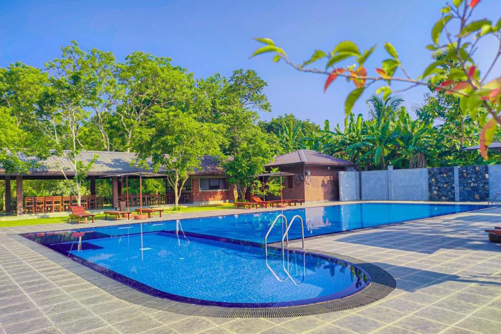 Окраина реки Дула, Удавалаве