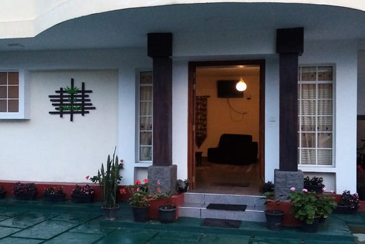 Лушатель, Нувара Элия