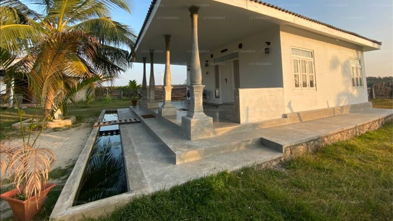 Family Villa w Balcony & Kitchen, Kalpitiya
