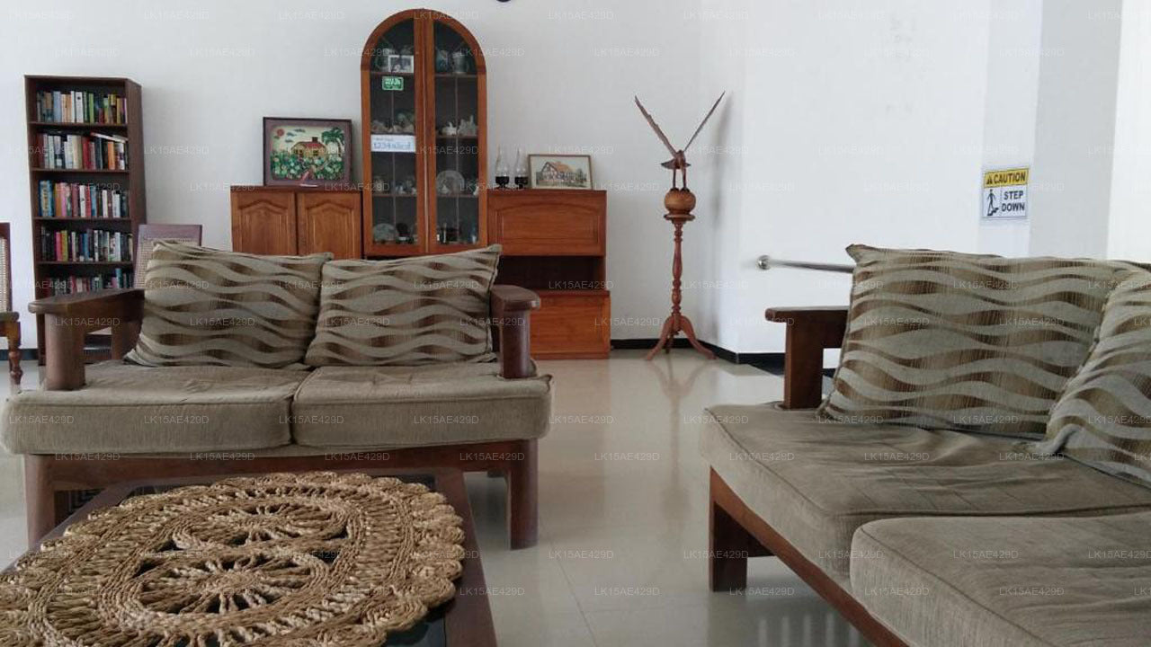 Отель «Коттедж с видом на океан», Хиккадува