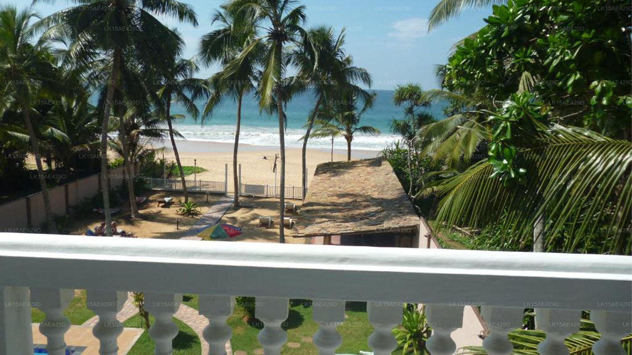 Отель «Коттедж с видом на океан», Хиккадува