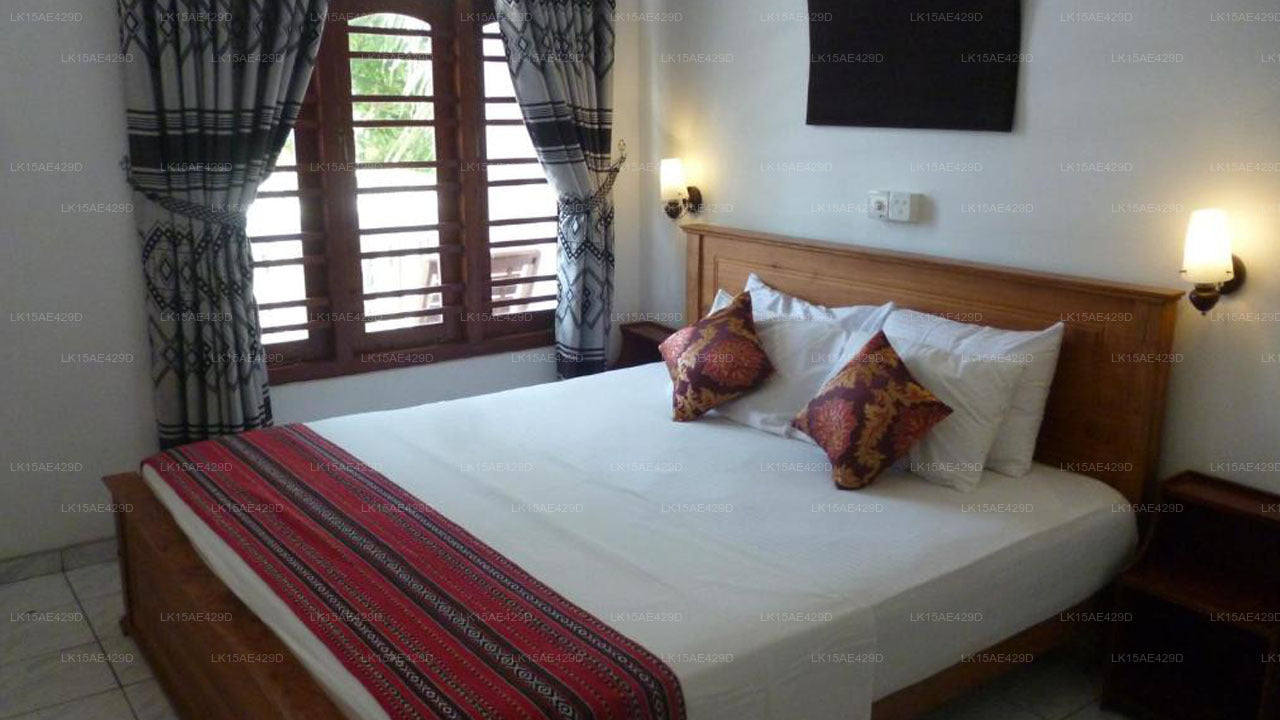 Отель «Коттедж с видом на океан», Хиккадува