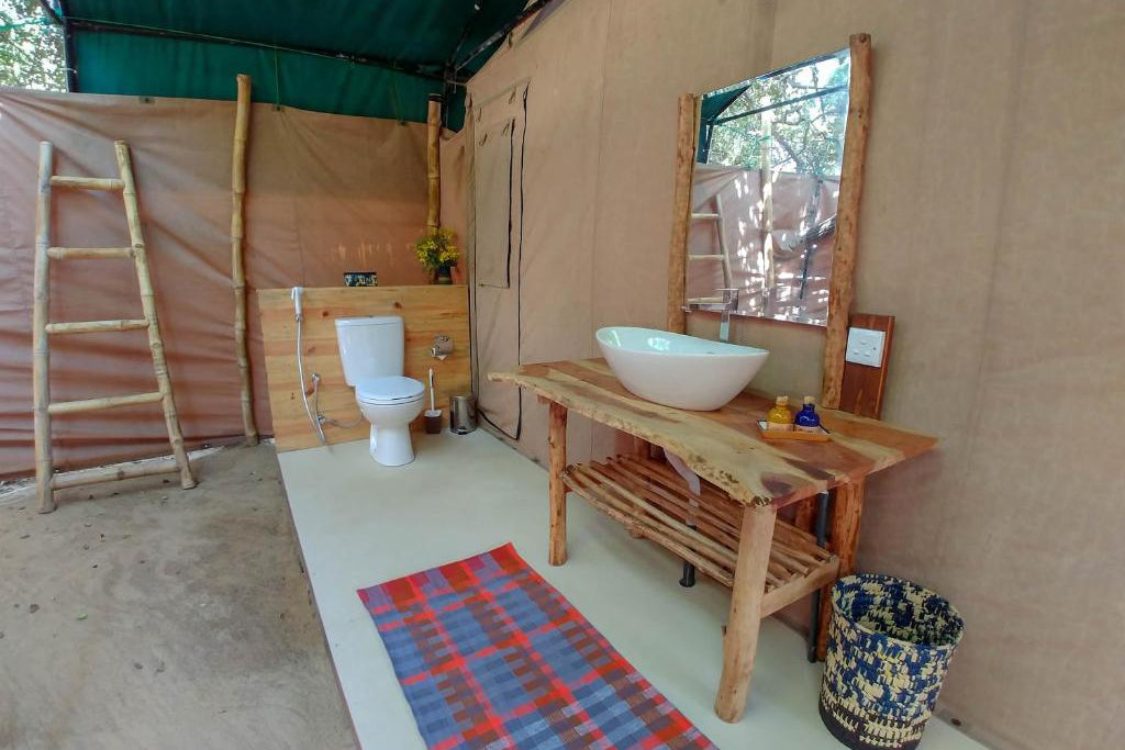 Лагерь дюн Back Of-Beyond в Яле, Яла