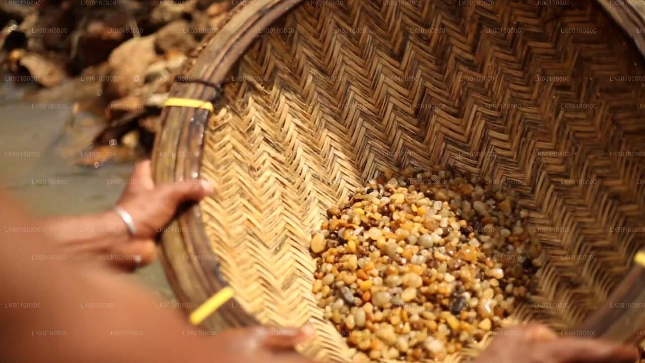 Исследуйте месторождения драгоценных камней в Ратнапуре, отправившись из Ваддувы.